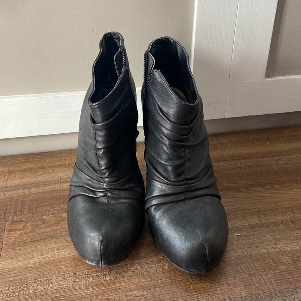 Black ankle heels